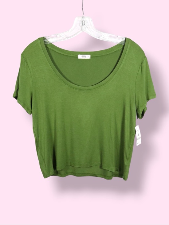 Ardene Tops - Ardene Cropped T-Shirt Women’s Medium Green Basic Tee NWT Casual